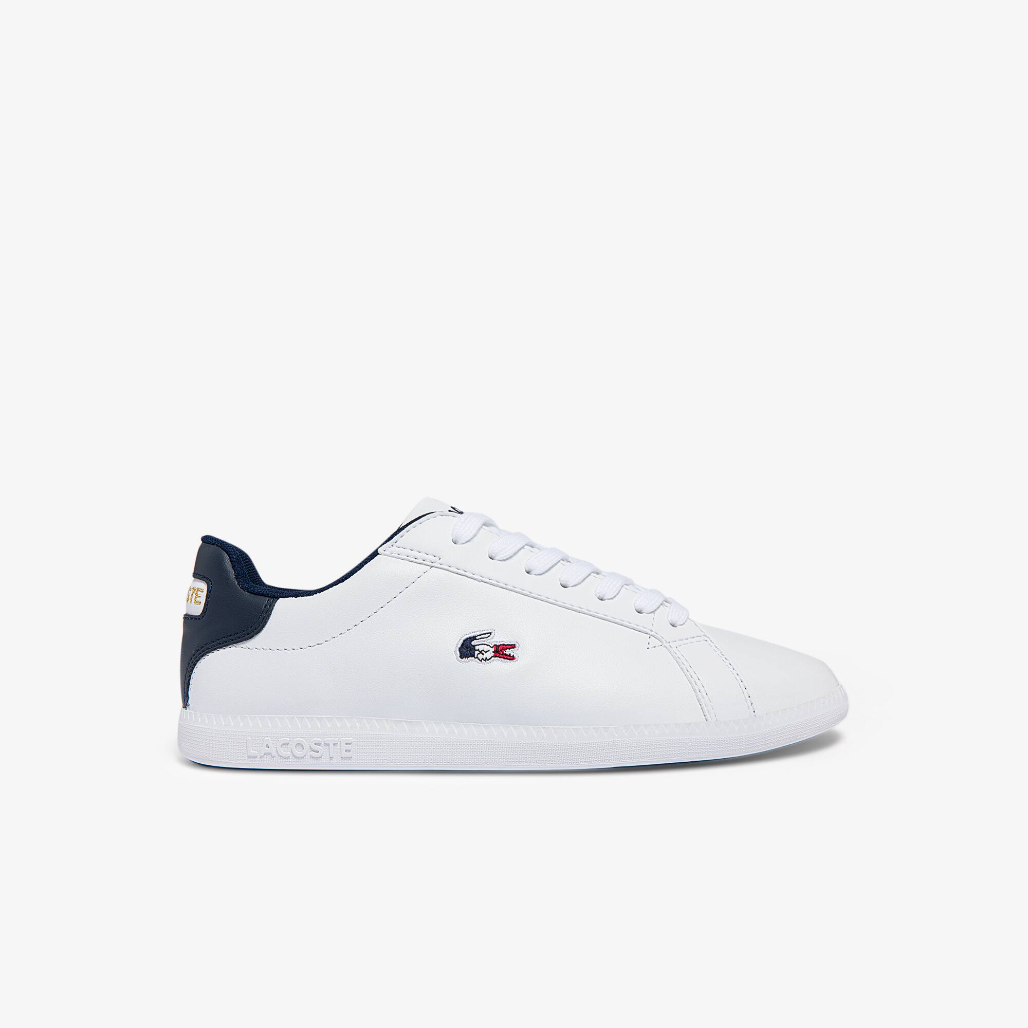 Sneakers Femme | Lacoste Sneakers Graduate en cuir et synthétique  Blanc/Marine/Rouge ~ Bechu Deroche