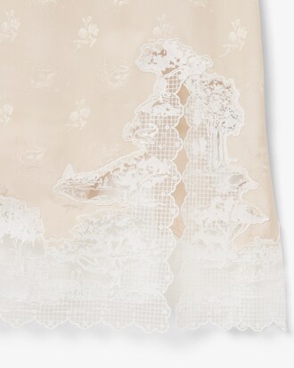 Robe tulle broderies paysages D&eacute;fil&eacute;