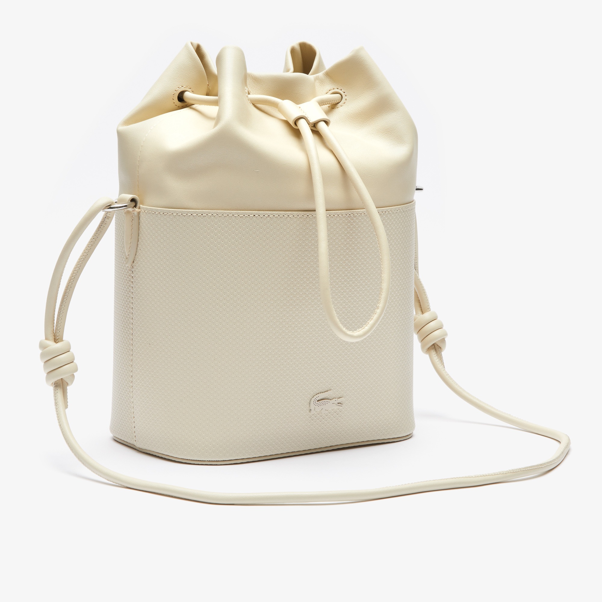Women's Chantaco Matte PiquÃ© Leather Drawstring Bucket Bag | LACOSTE
