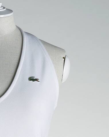 Mono con cuello halter, 1975 © Archivos Lacoste