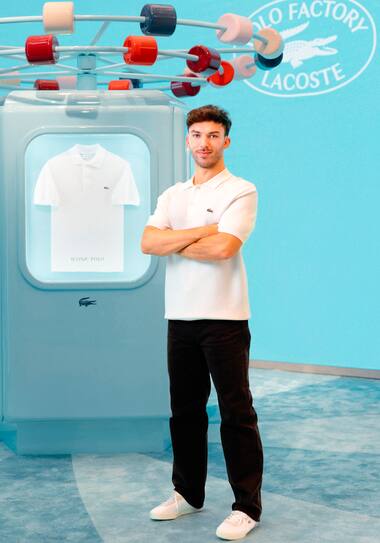 Pierre Gasly alla Lacoste Polo Factory