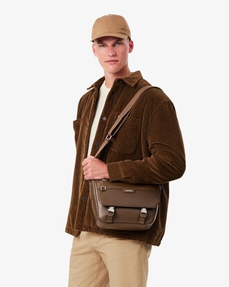 Umh&auml;ngetasche Ossian aus Leder mit Klappverschluss