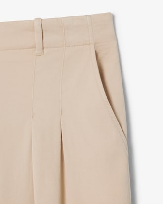 Weite Chinohose aus Stretch-Gabardine