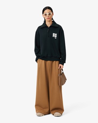 Sweatshirt Runway mit hohem Kragen, Reißverschluss und Badge-Akzenten