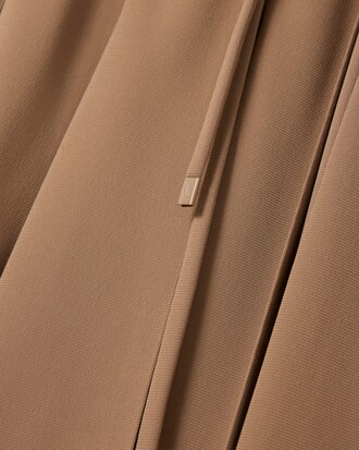 Fließender Faltenrock Runway