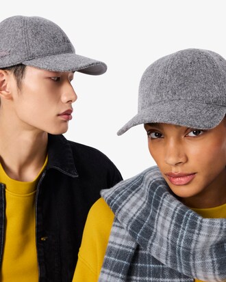 Cap aus Wolle mit Stickerei