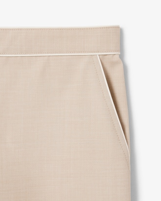 Shorts aus technischem Gewebe mit Runway-Einfassung