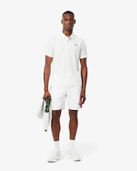 Leichte Tennisshorts mit Colorblock-Streifen