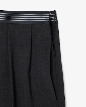 &Uuml;bergro&szlig;e Faltenhose aus Wollgemisch