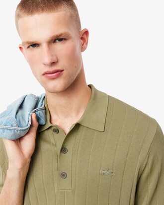 Fließender Rippstrickpullover mit Polokragen