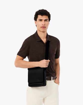 Klassische Herren-Schultertasche mit Klappverschluss