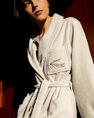 L René Bathrobe