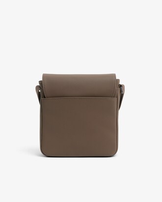 Bolso cl&aacute;sico para llevar al hombro con cierre de solapa para hombre
