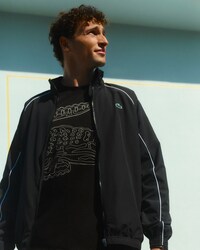 Chaqueta de ch&aacute;ndal deportiva hidr&oacute;fuga con ribete en contraste