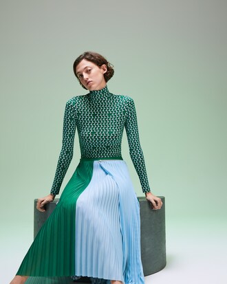 Camiseta de mujer Fashion Show estampada con cuello vuelto