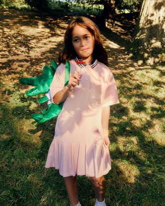 Mochila de peluche de cocodrilo