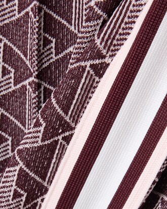 Pantal&oacute;n de ch&aacute;ndal acampanado con monograma