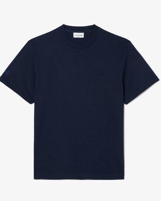 Camiseta con firma bordada