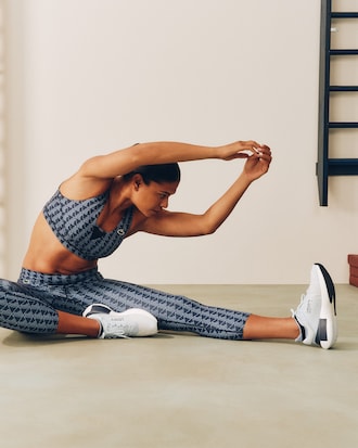 Bralette deportivo el&aacute;stico con sujeci&oacute;n media