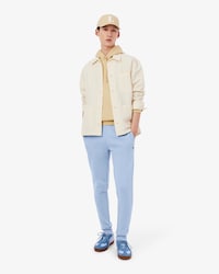 Pantal&oacute;n de ch&aacute;ndal de corte ajustado