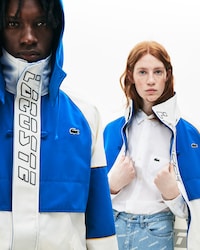 Parka unisex Lacoste LIVE en lona t&eacute;cnica con dise&ntilde;o color block y bordado
