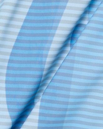 Short de ba&ntilde;o de rayas de largo medio