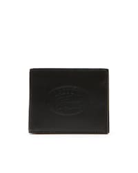 Billetera De Hombre L.12.12 Casual En Piel Con Inscripci&oacute;n En Relieve Y Seis Ranuras Para Tarjetas