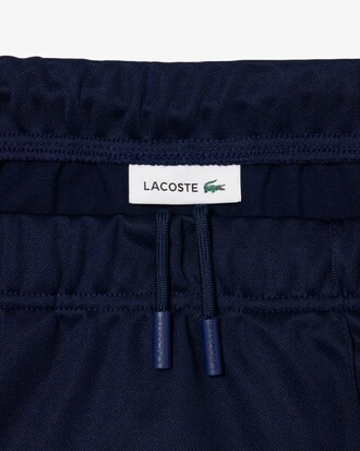 Falda corta con detalle de bolsillo