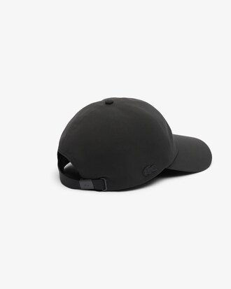 Gorra con insignia hidrófuga