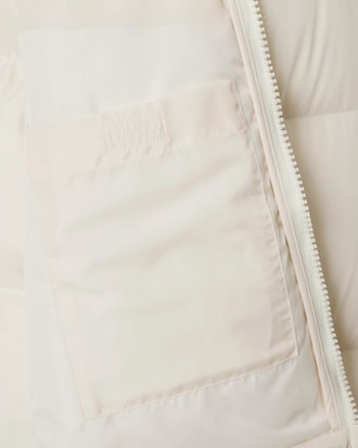 Chaqueta acolchada con capucha hidrófuga
