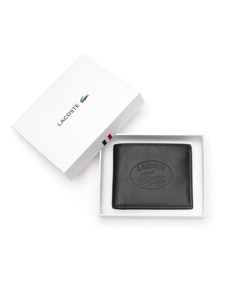 Billetera De Hombre L.12.12 Casual En Piel Con Inscripci&oacute;n En Relieve Y Seis Ranuras Para Tarjetas