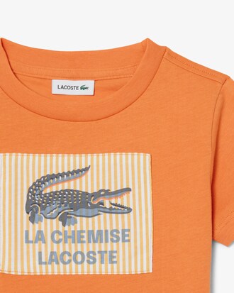 Camiseta de algod&oacute;n con insignia en contraste