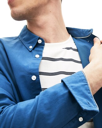 Camisa de hombre slim fit en algod&oacute;n Oxford el&aacute;stico