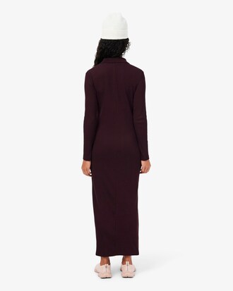 Vestido con cuello polo de canal&eacute; de algod&oacute;n de corte ajustado