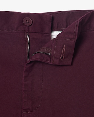 Pantal&oacute;n chino de corte ajustado de sarga el&aacute;stica