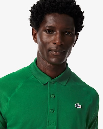 Polo de corte regular con protecci&oacute;n UV