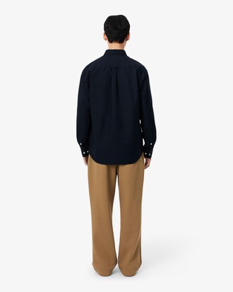 Pantal&oacute;n de ch&aacute;ndal de piqu&eacute; con insignia
