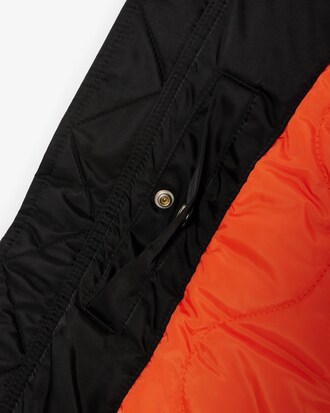 Cazadora tipo bomber acolchada impermeable