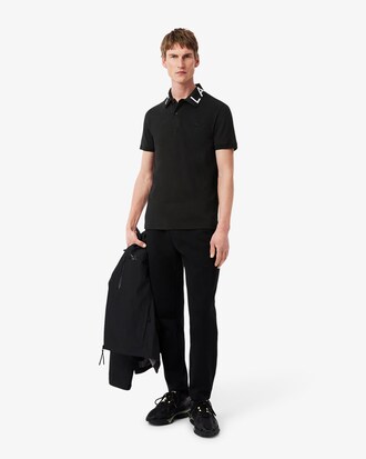 Polo de corte ajustado con detalles de marca en jacquard