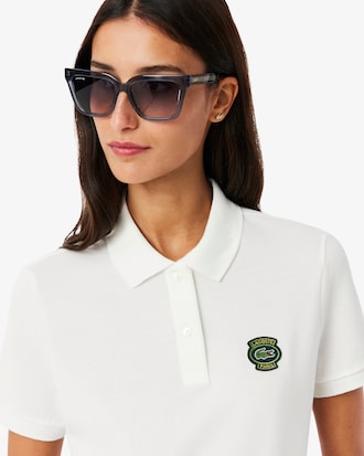 Polo de minipiqu&eacute; con insignia de corte regular