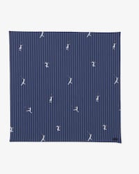 Pa&ntilde;uelo de jacquard con estampado de tenis