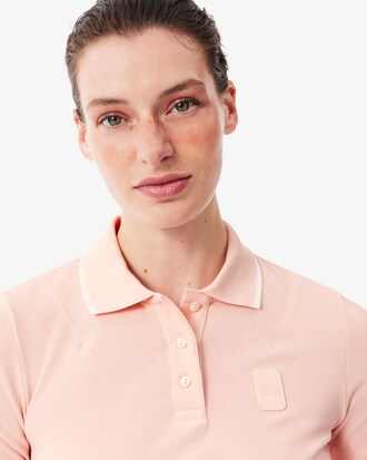Polo con insignia en dos tonos de corte ajustado