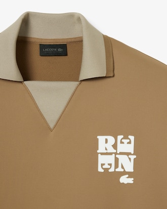 Polo de sat&eacute;n oversized con insignia Runway