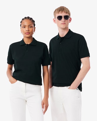 Polo de corte cl&aacute;sico con detalles de marca en relieve
