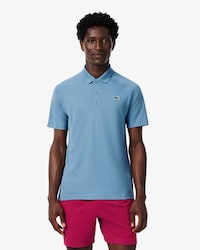 Polo de corte regular con protecci&oacute;n UV