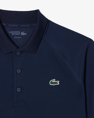 Polo de corte regular con protecci&oacute;n UV