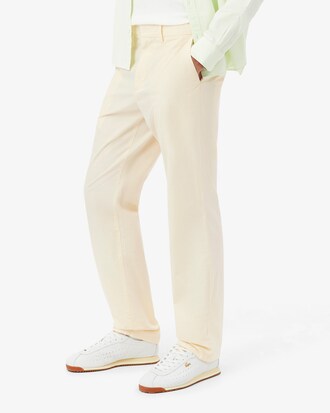 Pantal&oacute;n chino de corte regular de sarga de algod&oacute;n