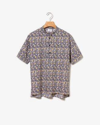 Camisa de mujer regular fit en seda con cuello mao y estampado de Keith Haring