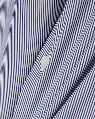 Camisa de corte ajustado de popel&iacute;n el&aacute;stico de rayas