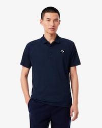 Polo de corte regular con protecci&oacute;n UV